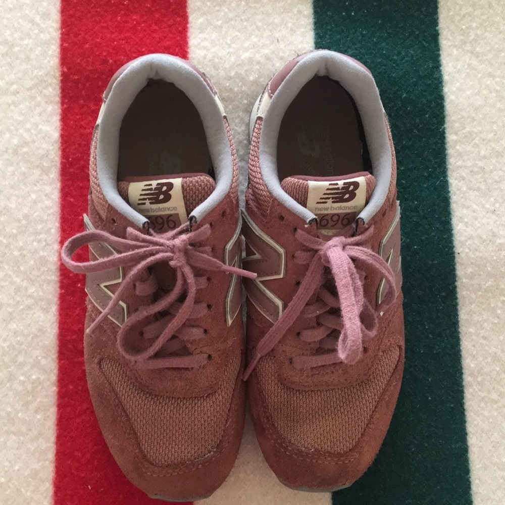 Barely worn New Balance Sneakers